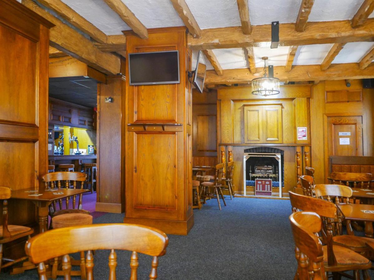 Crown & Anchor Inn *